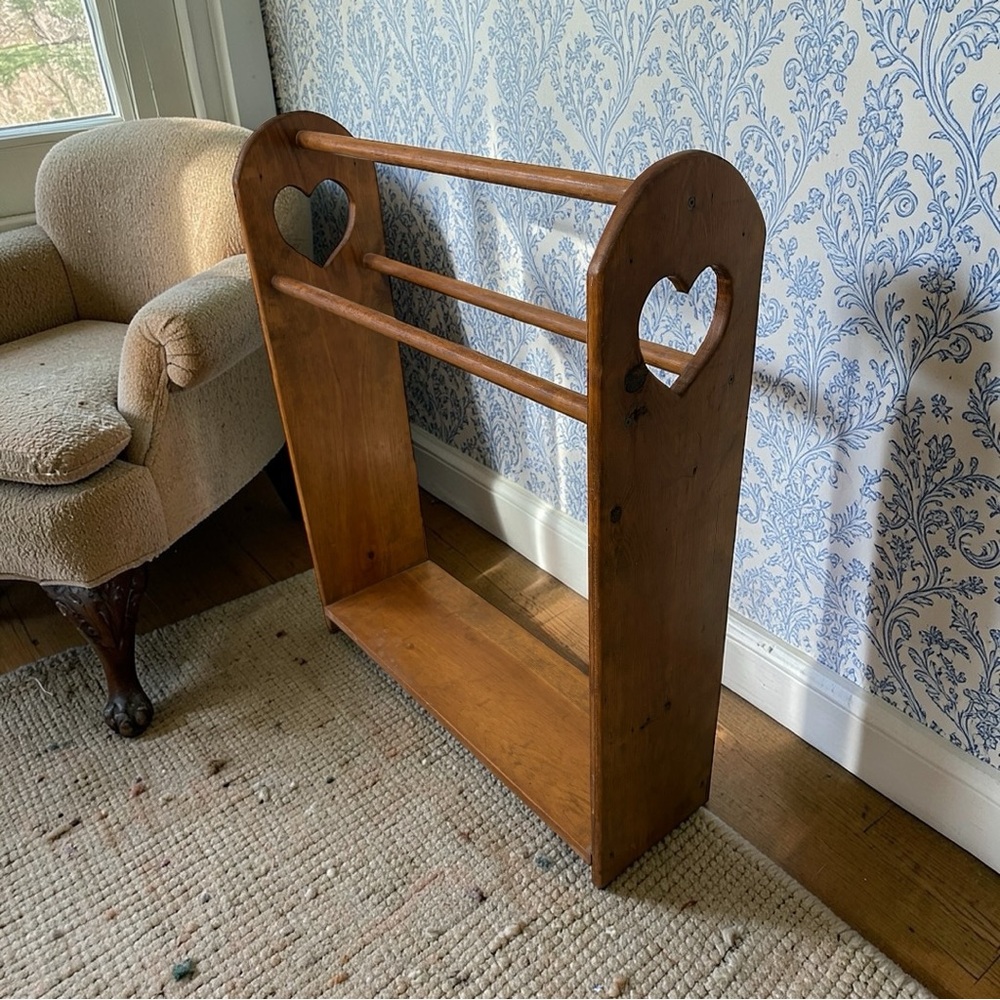 Large Vintage Wooden Quilt Rack Stand w/ Heart Cutouts Solid Pine Amish Made EUC - Picture 3 of 15